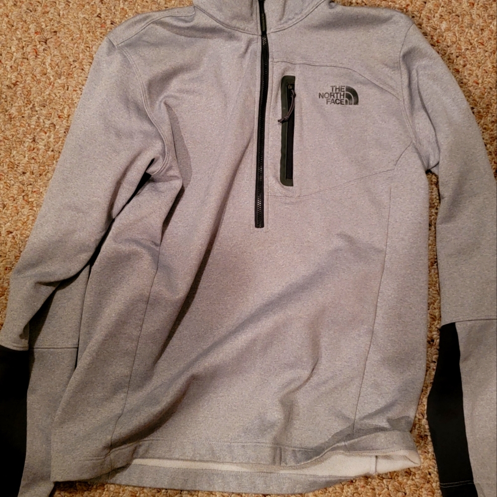 North Face Pullover Light Gray Small